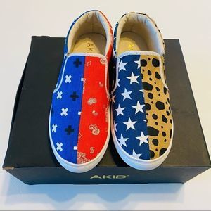 AKID Kids slip on sneaker’s Blue and Red Multi Bandana  & Star   size 5Y